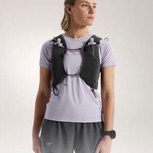 Arc'teryx Norvan 7 Hydration Vest - Black Women’s Small Like New